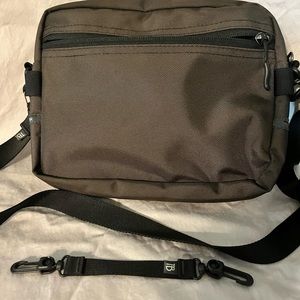 Tom Bihn Sidekick